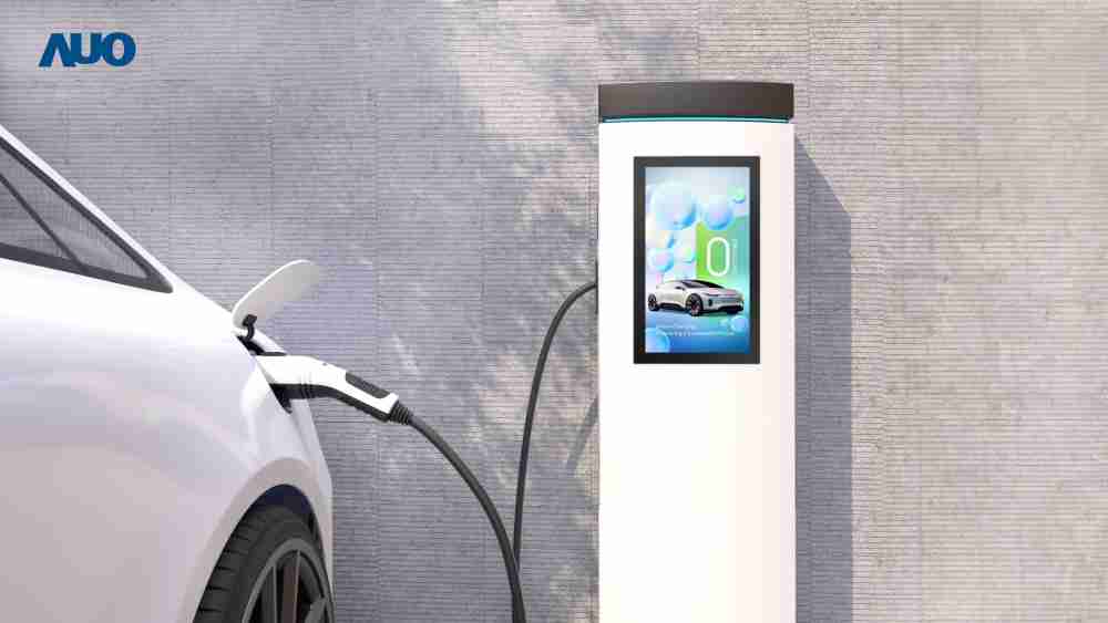 友達〝EVSE車用充電樁解決方案〞專為電動汽車充電樁設計，，，，具有高亮度、、、克服戶外艱難環境的耐溫、、耐紫外線等特性，，，並搭載散熱性及擴充性強的高效能工業電腦，，，可實現人機互動訴求，，，如資訊顯示、、支付等應用