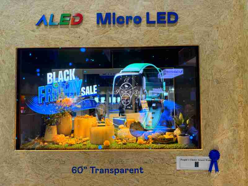 彩神vll60吋高透明度Micro LED显示器获”最佳Micro LED技术应用奖”，，将Micro LED面板透明化之设计特性极致发挥，，，以可扩展性无缝拼接技术打造，，，具备600 nits全画面亮度、、大于60%穿透率及超过NTSC 110%的优异广色域表现，，可依需求灵活应用于各种场域